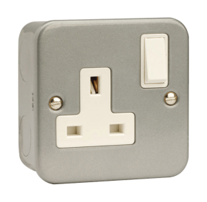 Click Metalclad 1 Gang Switched Socket